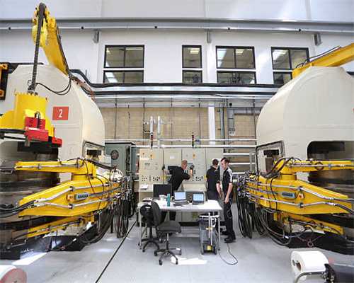 传世手游：传世群英千人热血团战，经典传世永不灭