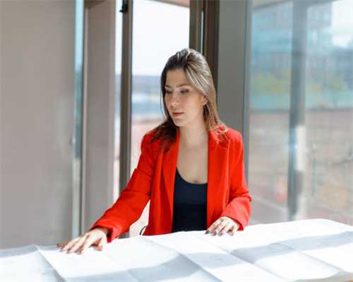 手游市场迎来"岁末小高潮"，《魔域手游2》抢占先机，搬砖不停