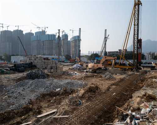 赛车手游《特技爬坡赛车3D》：体验过山车般腾空的刺激