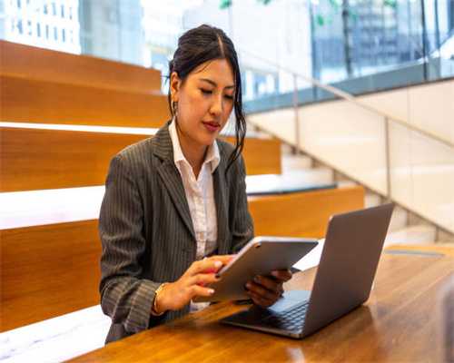 《豪血寺一族》尤物和萝莉共存的花小路，变身之后干什么都合法